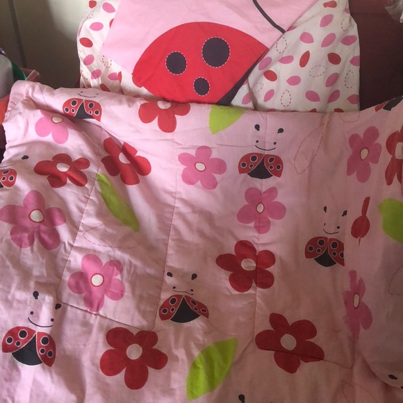 🔴SOLD🔴Skip Hop Ladybug Toddler Bedding set - Picture 5 of 6